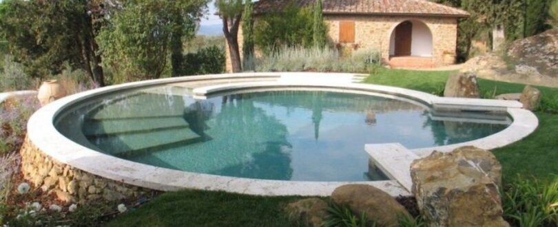 Circular swimming pool