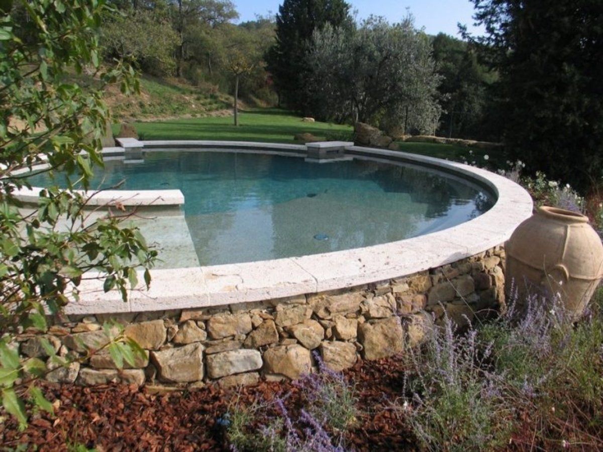 Circular swimming pool
