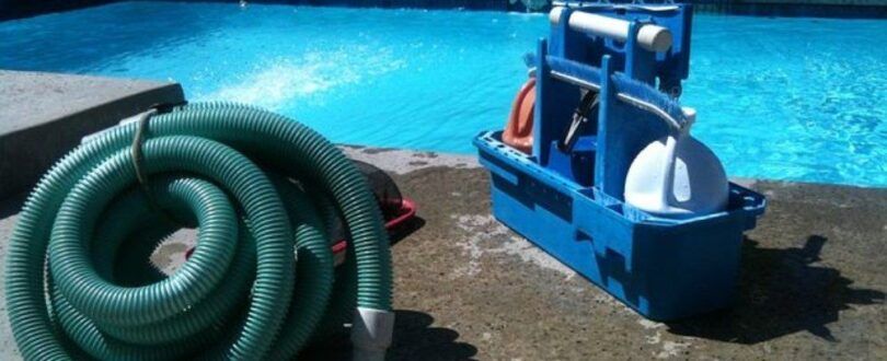Συντήρηση και καθαρισμός πισίνας