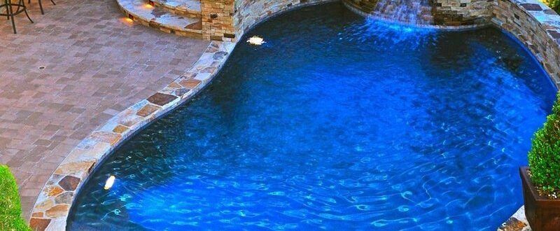 swimming pool with jacuzzi